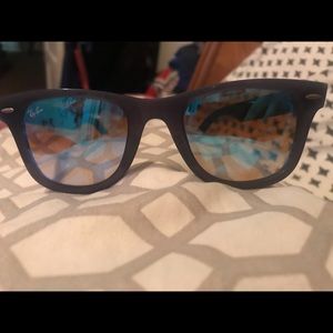 Blue Ray-Ban sun glasses with blue tint